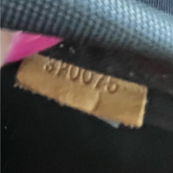 LOUIS VUITTON Pegas 70 Suitcase - Picture 13 of 16